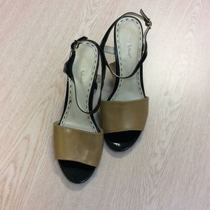 {8} Black and Tan Nue Options Heels